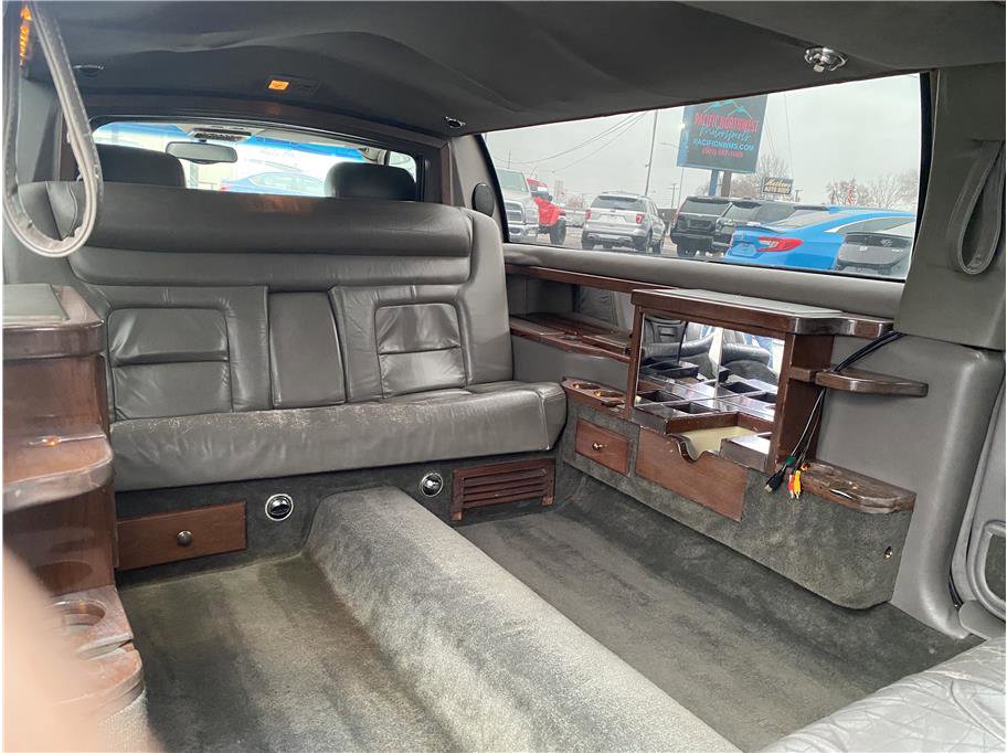 Used 1998 Cadillac De Ville Limousine image 17
