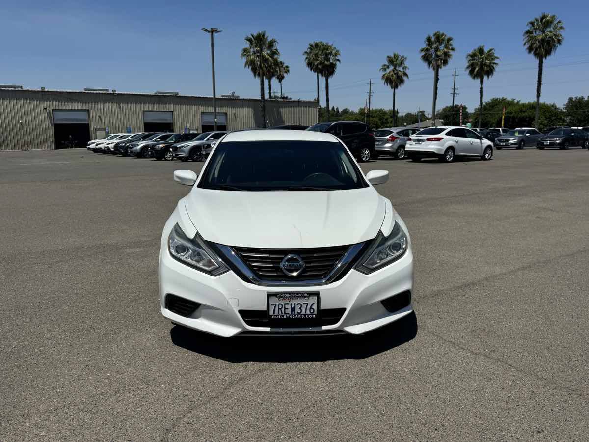 Used 2016 Nissan Altima 2.5 S w/ Power Driver Seat Package FWD image 4