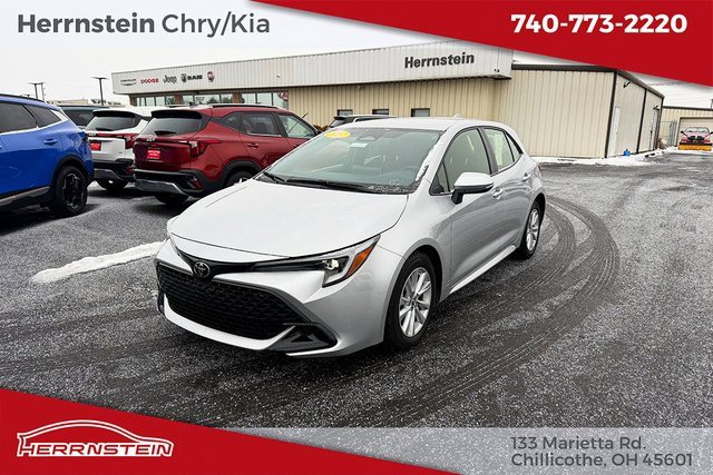 Used 2024 Toyota Corolla SE image 3