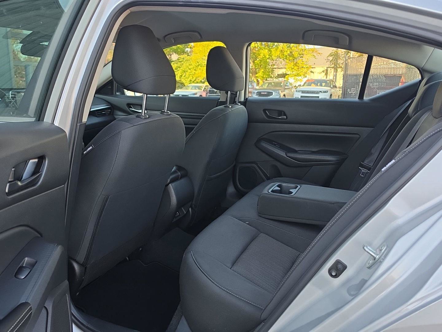 Used 2025 Nissan Altima 2.5 SV FWD image 10