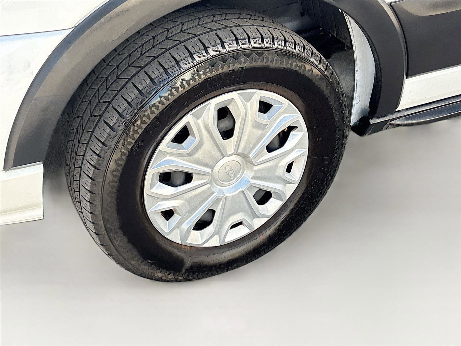 Used 2023 Ford Transit 350 XLT image 34