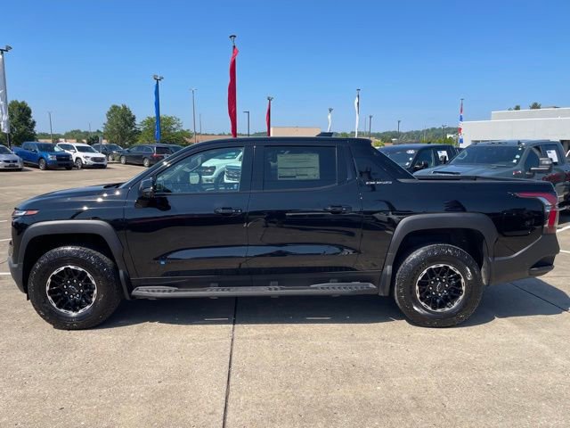 New 2026 Chevrolet Silverado EV Trail Boss w/ Premium Package AWD/4WD image 9