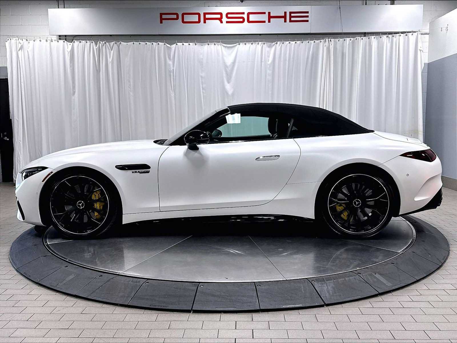 Used 2022 Mercedes-Benz SL 63 AMG 4MATIC image 2