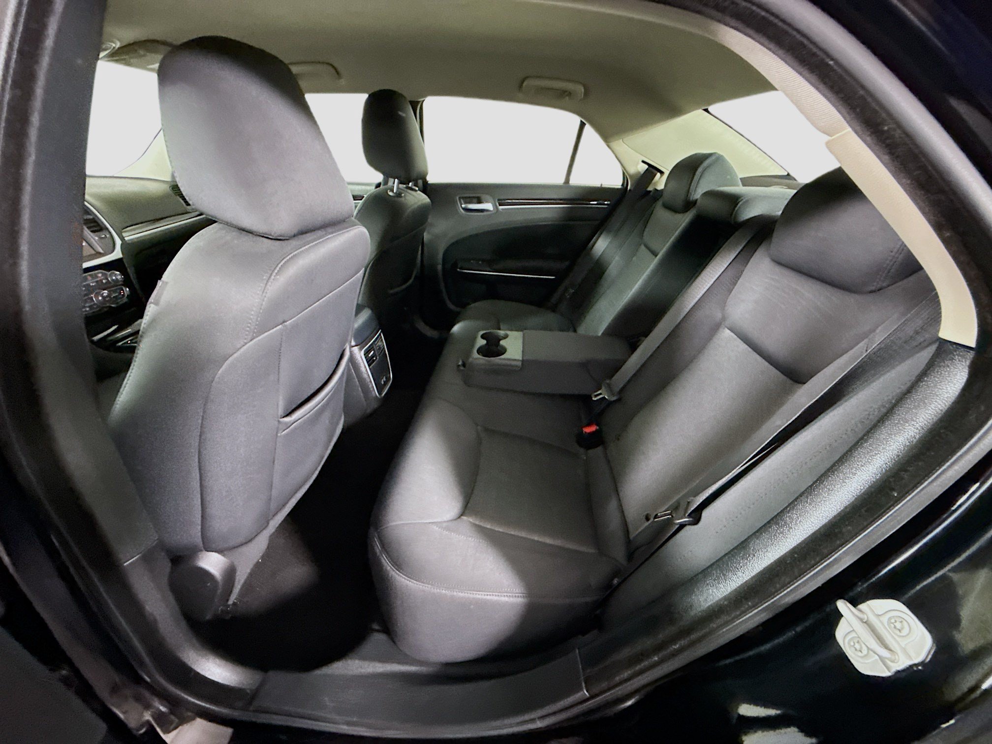 Used 2023 Chrysler 300 Touring w/ Safetytec Plus Group RWD image 25