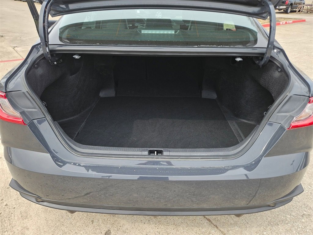 Used 2025 Toyota Camry SE image 24