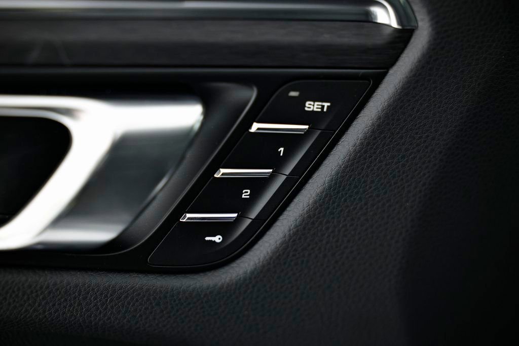 New 2026 Porsche Macan GTS image 19