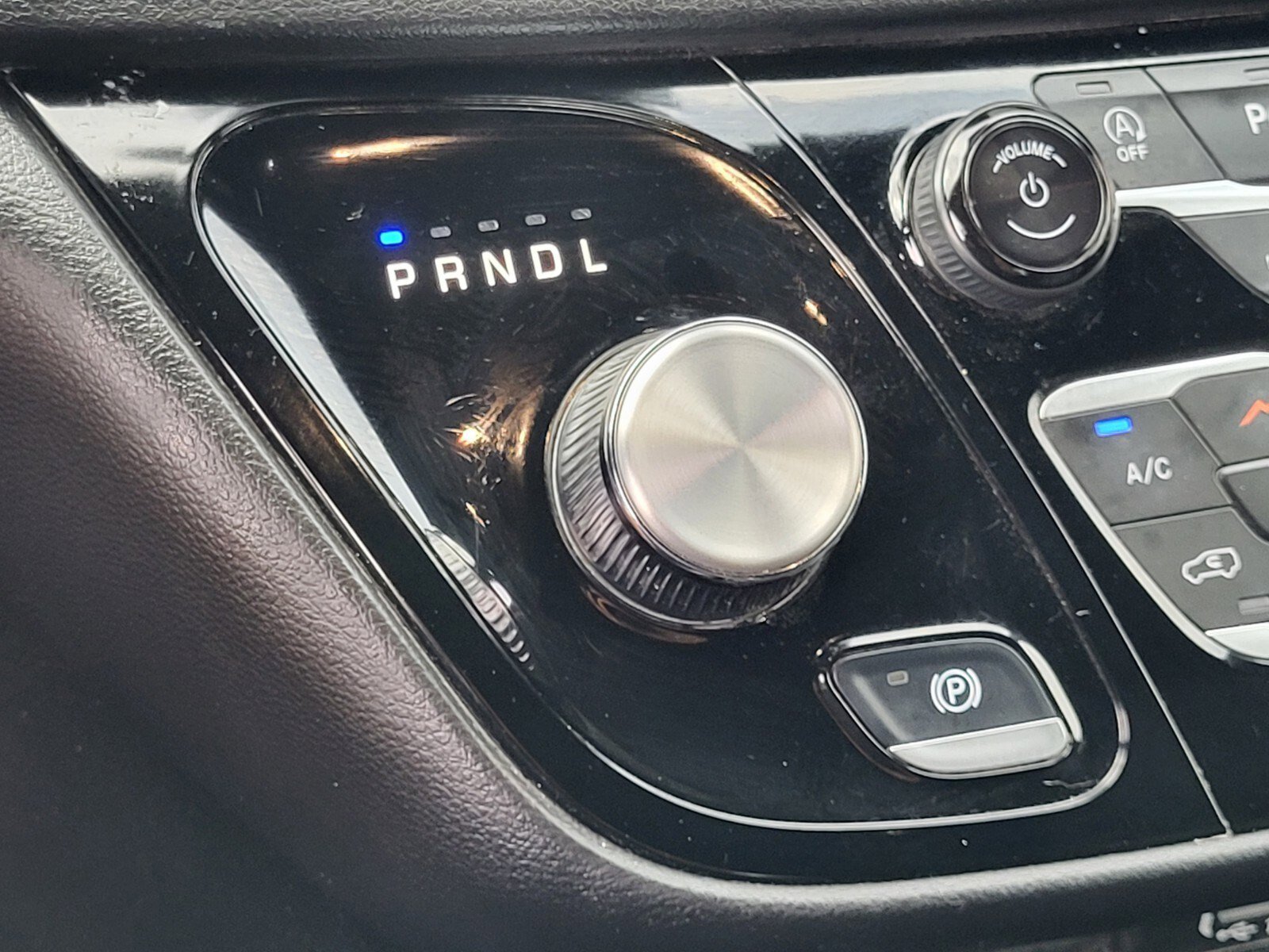 Used 2025 Chrysler Pacifica Select FWD image 25