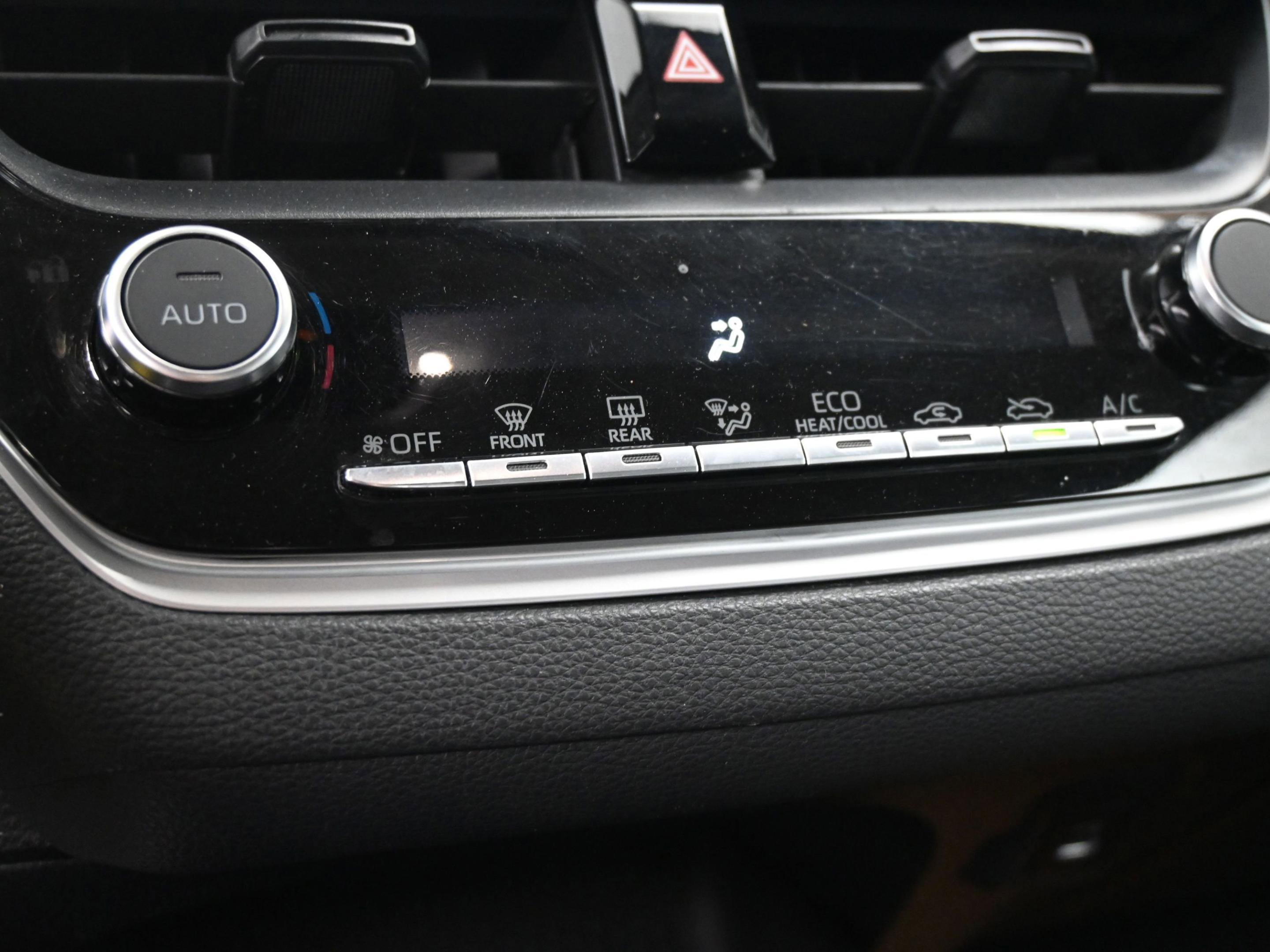 Certified 2024 Toyota Corolla LE image 30