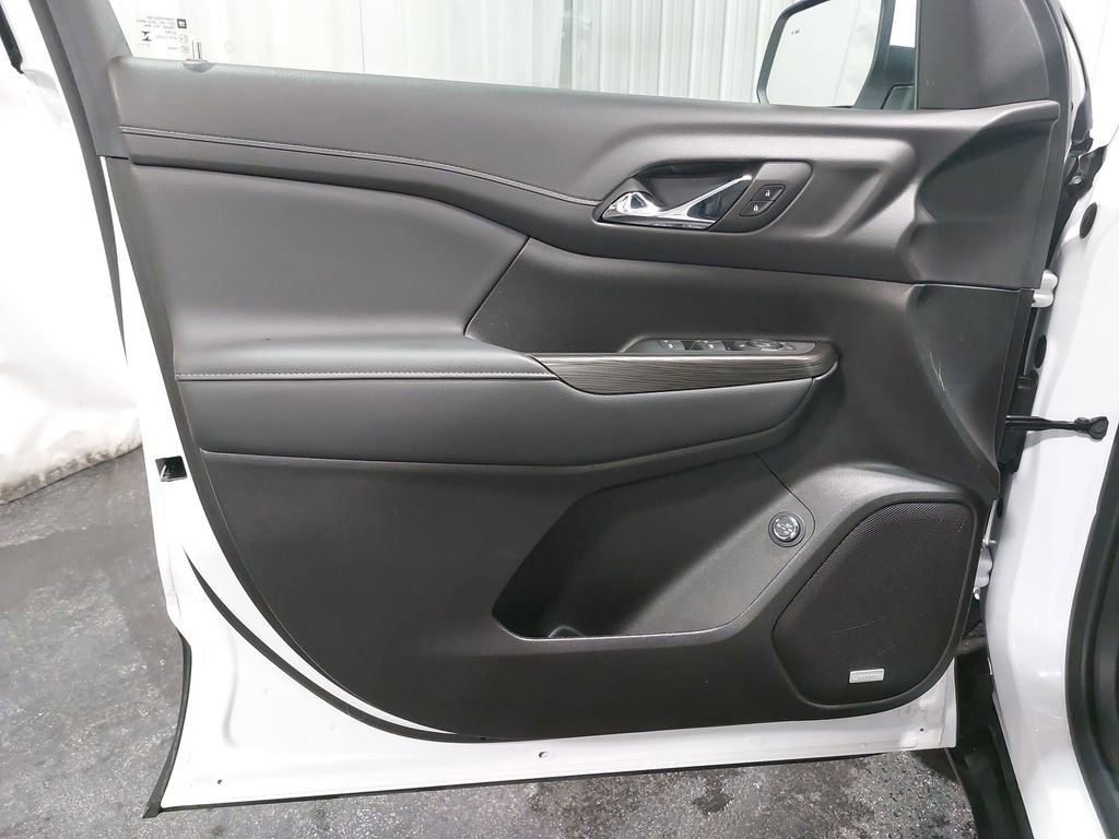 Used 2023 GMC Acadia SLT w/ Trailering Package image 30