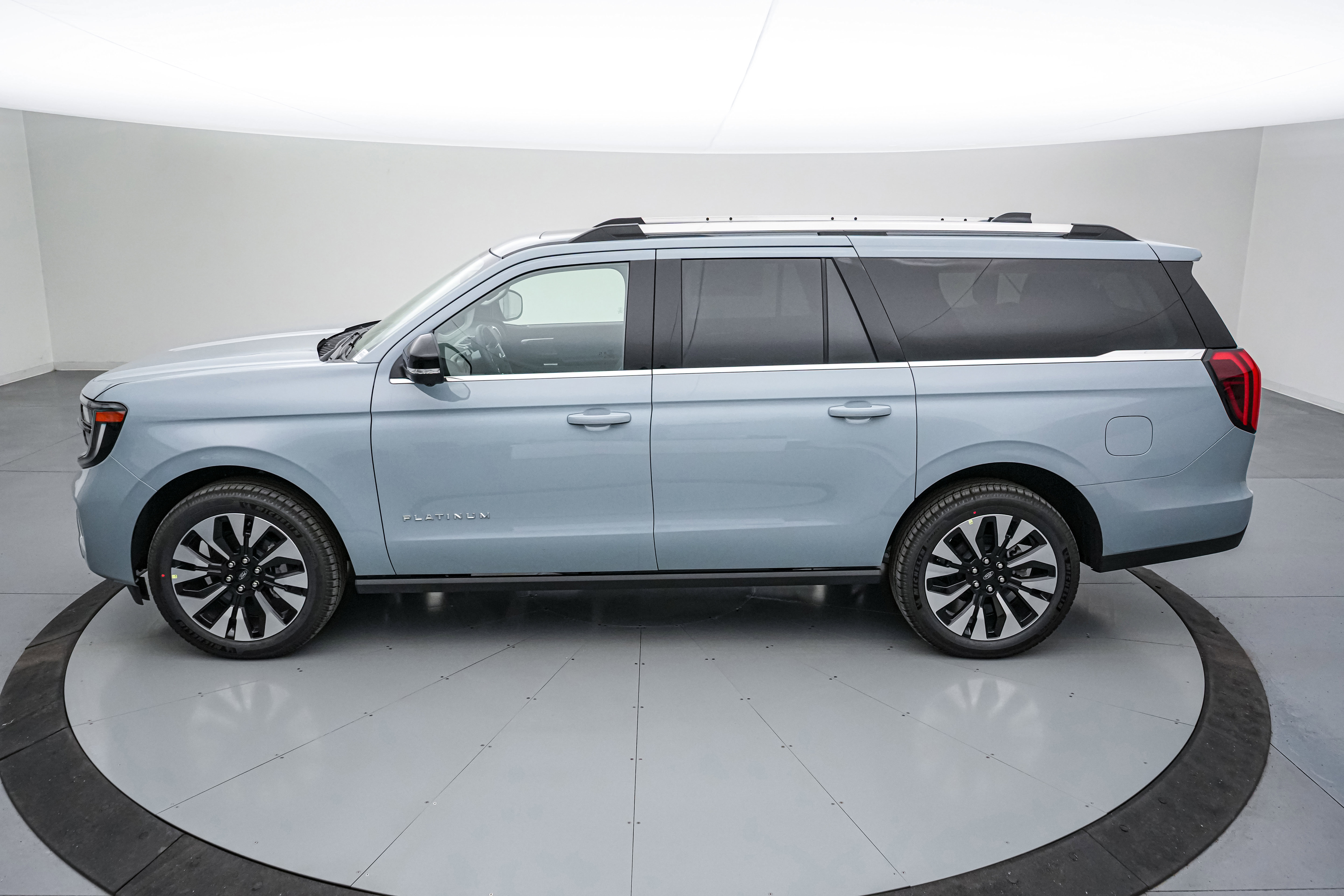 New 2026 Ford Expedition Max Platinum w/ Driver's Package AWD/4WD image 8