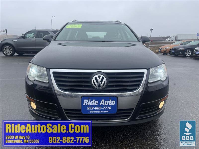 Used 2010 Volkswagen Passat Komfort FWD image 2