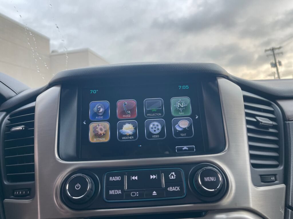 Used 2018 GMC Yukon Denali w/ Open Road Package AWD/4WD image 10