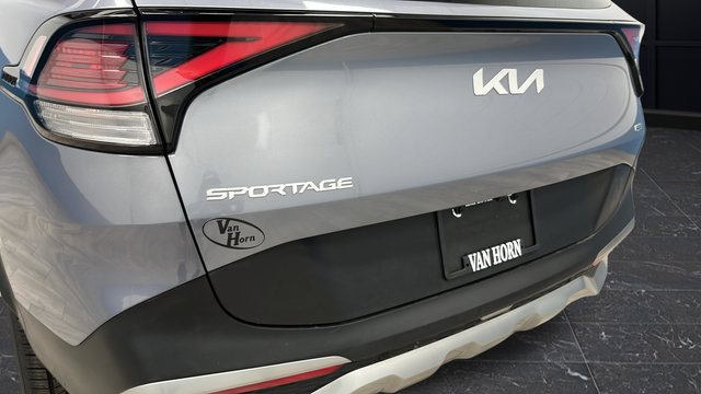 Used 2023 Kia Sportage EX AWD/4WD image 32