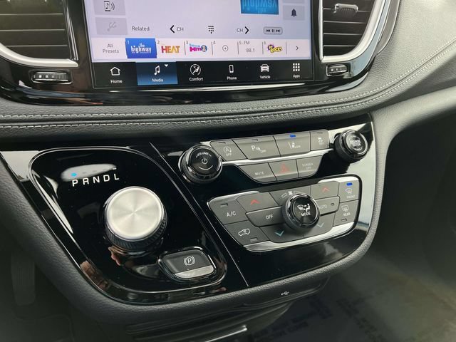 New 2026 Chrysler Pacifica Select w/ S Appearance Package AWD/4WD image 18