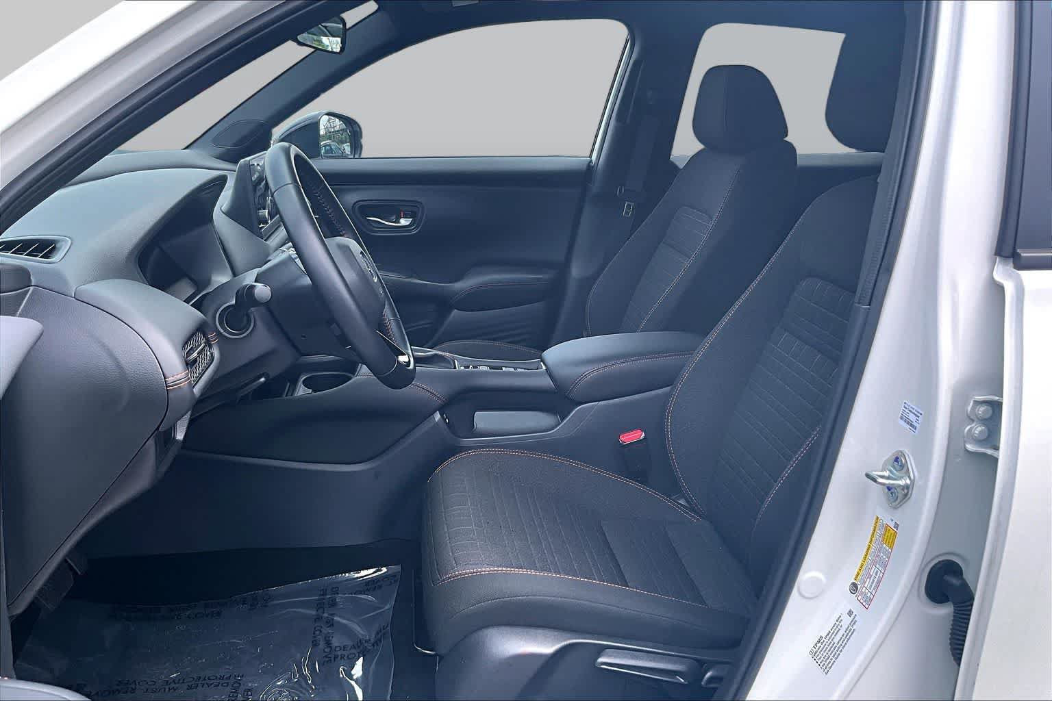 Certified 2025 Honda HR-V Sport image 8
