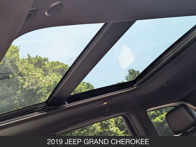 Used 2019 Jeep Grand Cherokee Limited w/ Luxury Group II AWD/4WD image 13