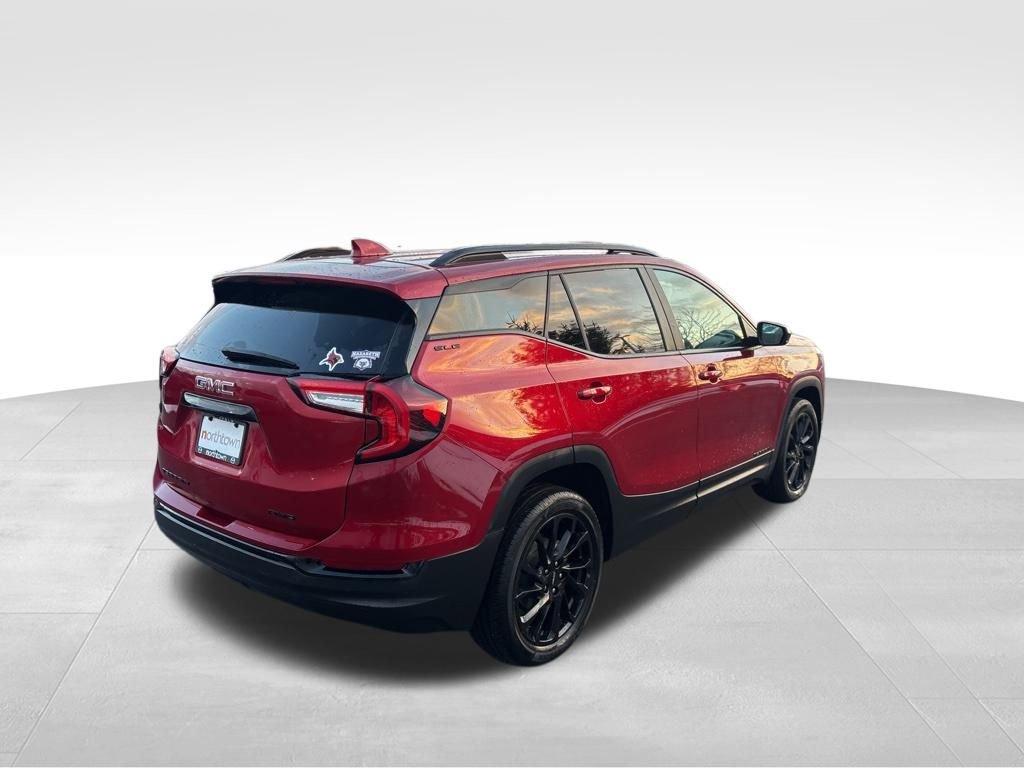 Used 2023 GMC Terrain SLE w/ Driver Convenience Package image 7