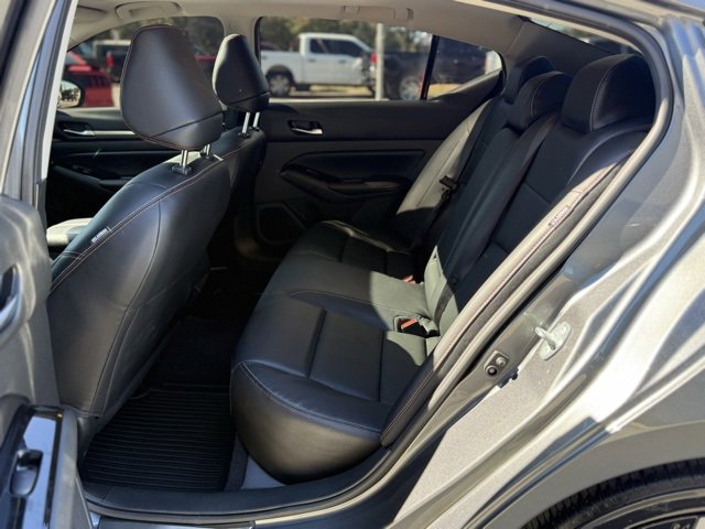 Used 2024 Nissan Altima 2.5 SR w/ SR Premium Package image 17