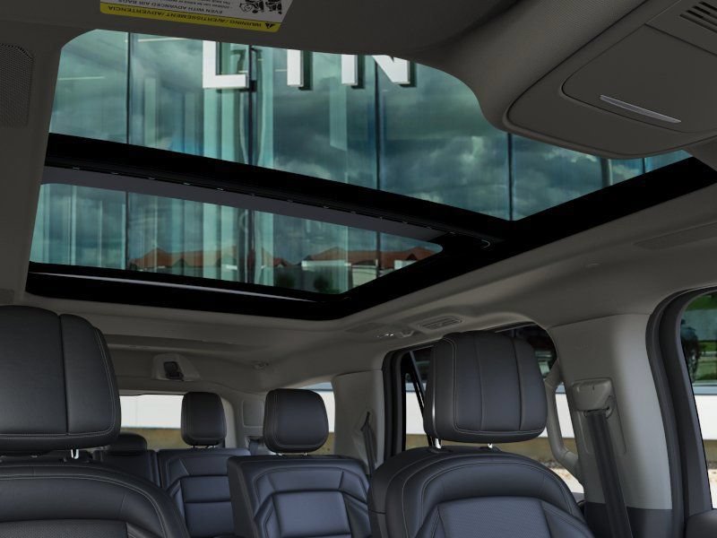 New 2025 Lincoln Navigator Reserve AWD/4WD image 22