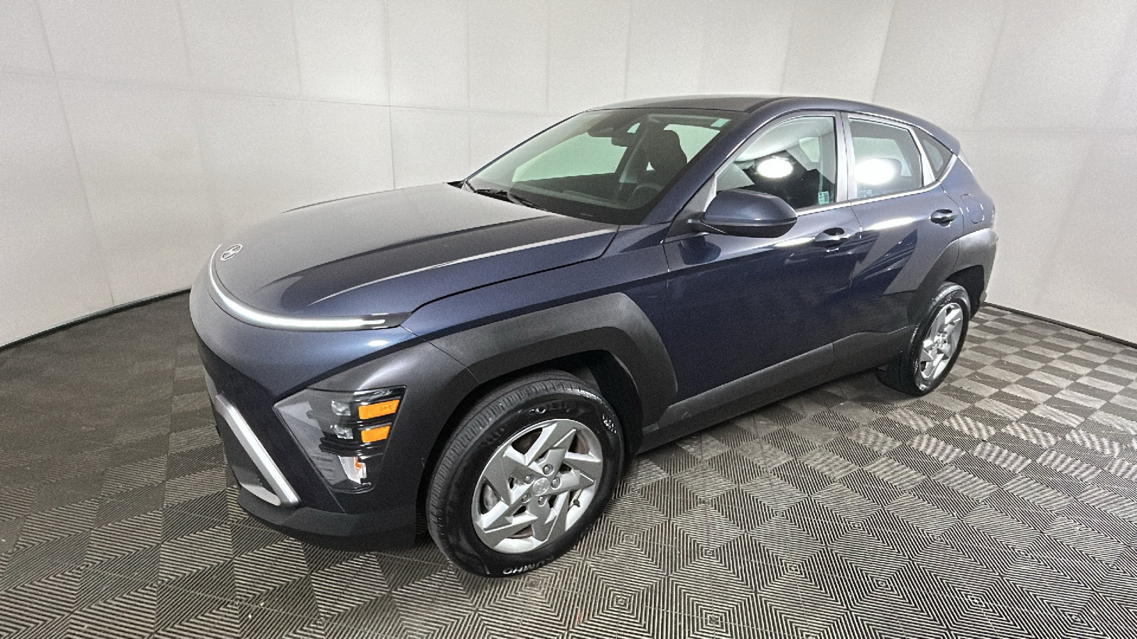 Certified 2025 Hyundai Kona SE AWD/4WD image 7