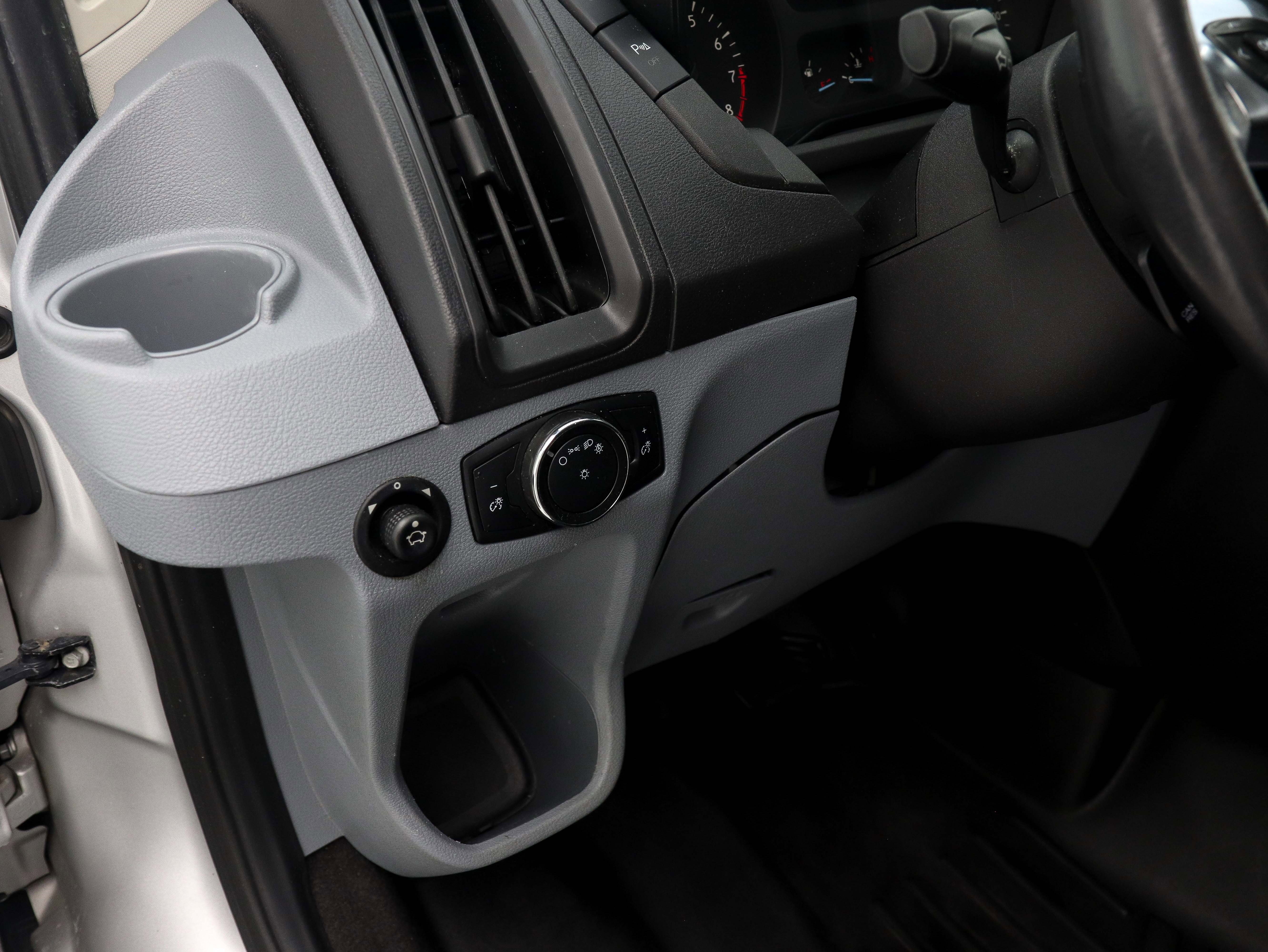 Used 2016 Ford Transit 150 XLT image 22