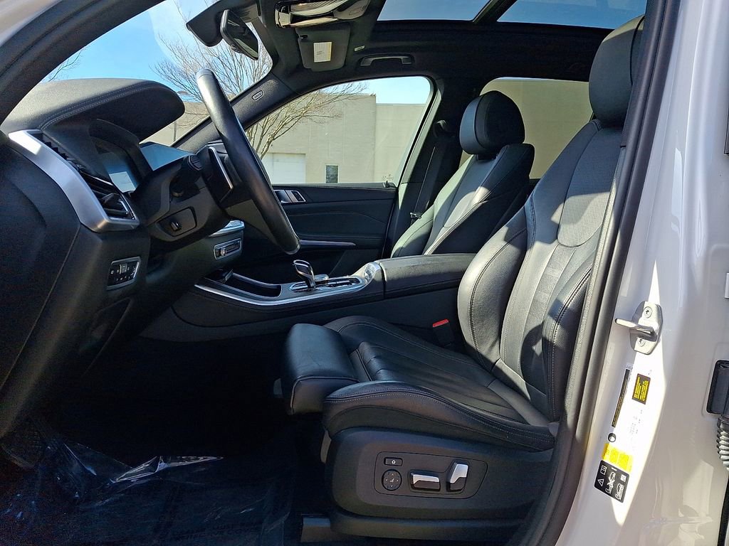 Used 2021 BMW X5 xDrive40i w/ Convenience Package AWD/4WD image 13