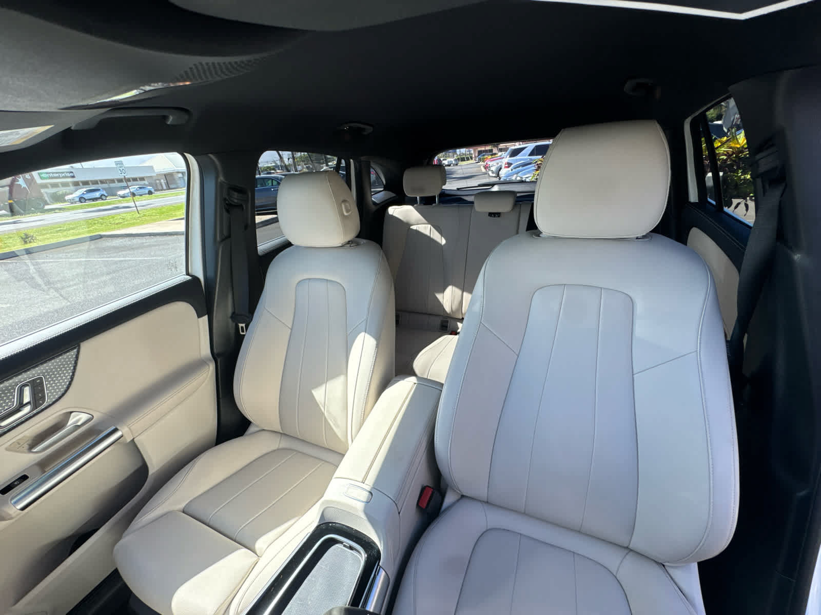 Used 2025 Mercedes-Benz GLA 250 4MATIC image 16