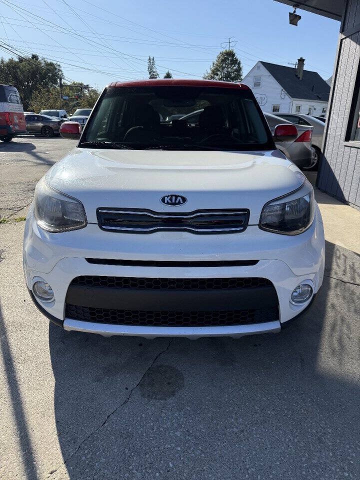 Used 2017 Kia Soul + w/ Designer's Package FWD image 2