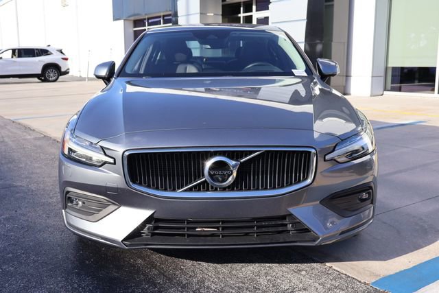 Used 2019 Volvo S60 T5 Momentum w/ Multimedia Package image 2