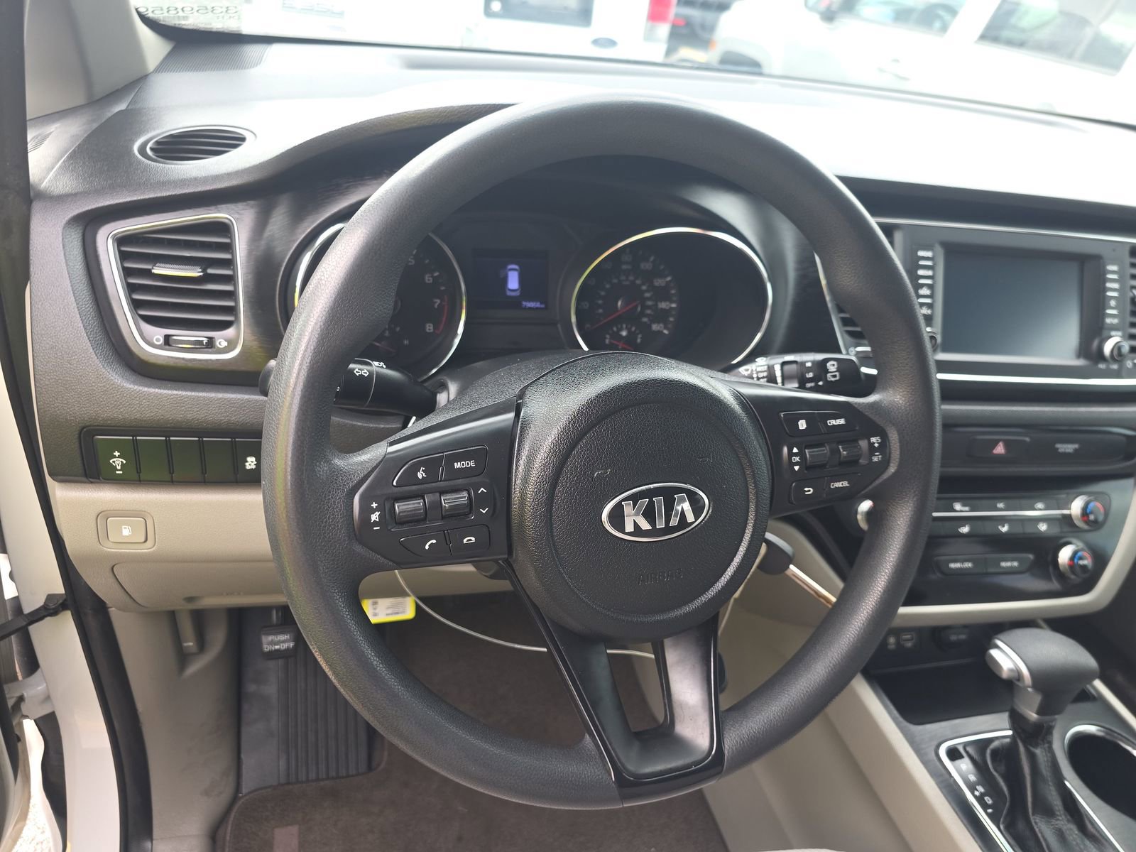 Used 2020 Kia Sedona LX image 17