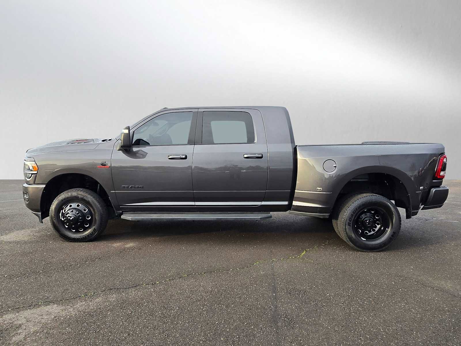 Used 2024 RAM 3500 Laramie w/ Night Edition image 7