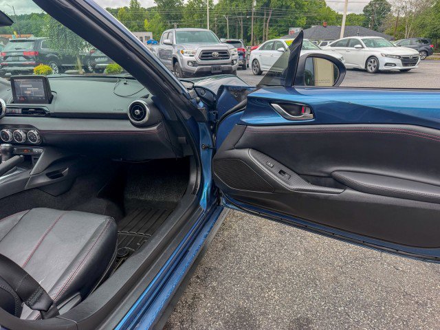 Used 2018 MAZDA MX-5 Miata RF Grand Touring RWD image 13