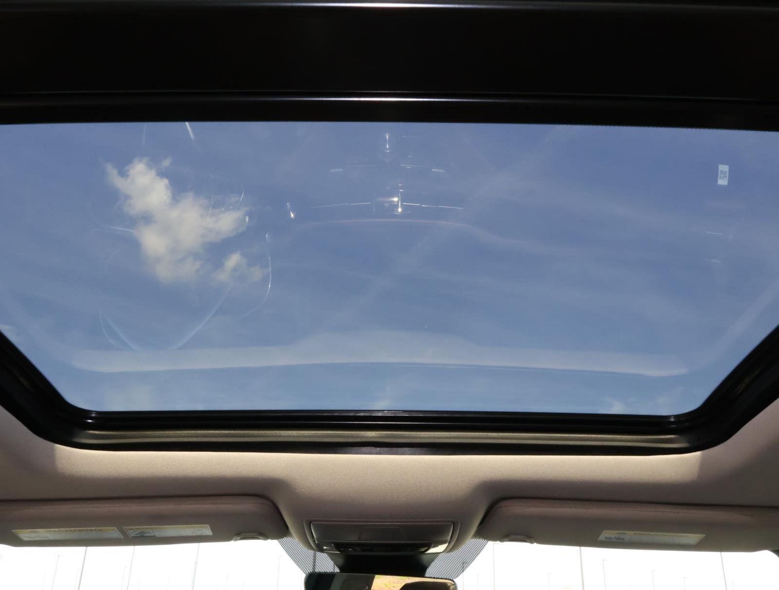 Used 2024 Acura MDX SH-AWD w/ Technology Package image 14