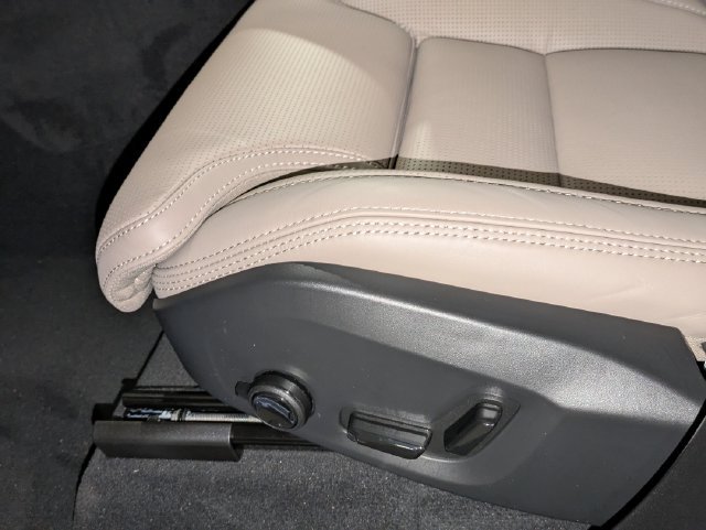 New 2026 Volvo XC90 T8 Ultra w/ Protection Package AWD/4WD image 14