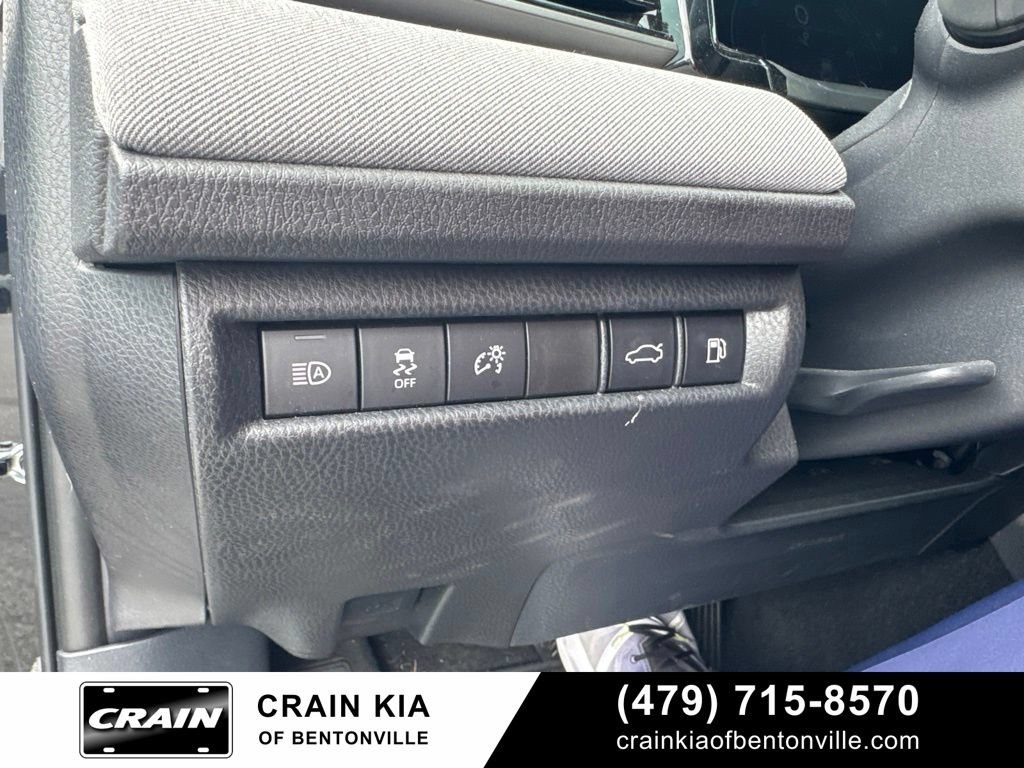 Used 2025 Toyota Camry LE FWD image 16