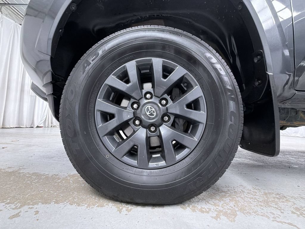 Certified 2023 Toyota Tacoma SR5 AWD/4WD image 9
