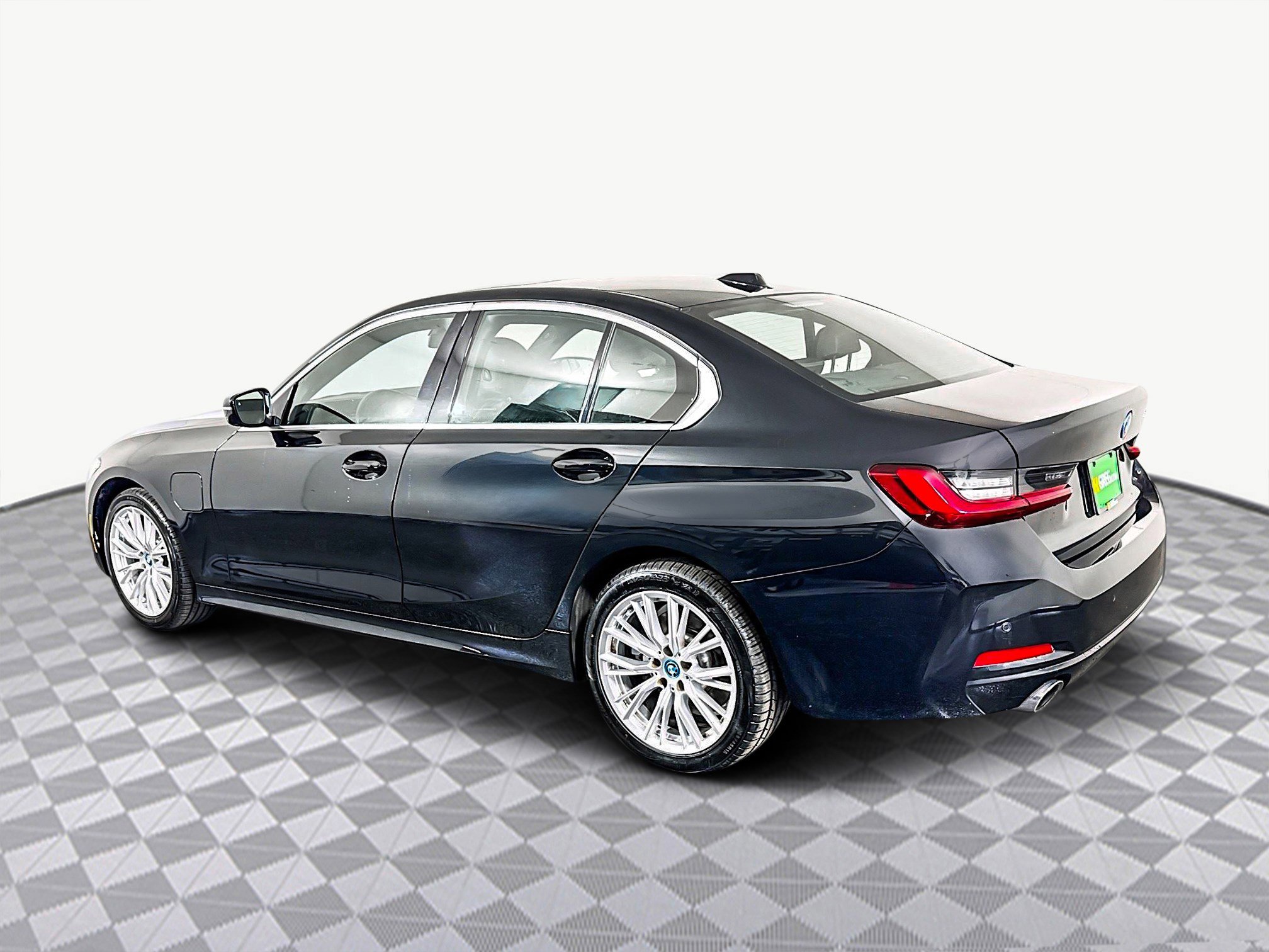 Used 2024 BMW 330e image 7