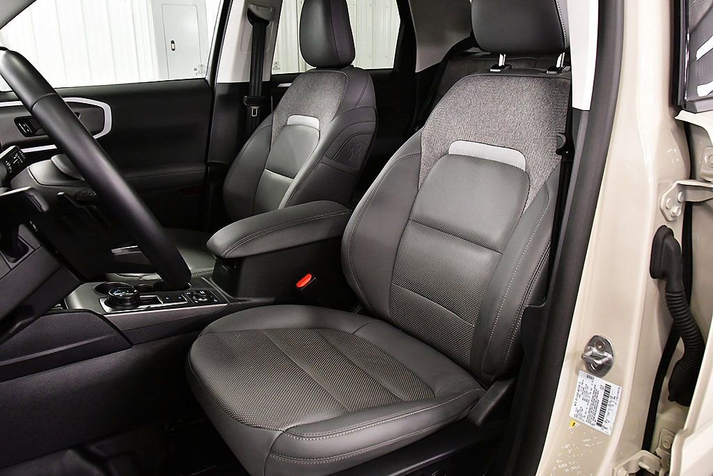 Used 2025 Ford Bronco Sport Badlands image 28