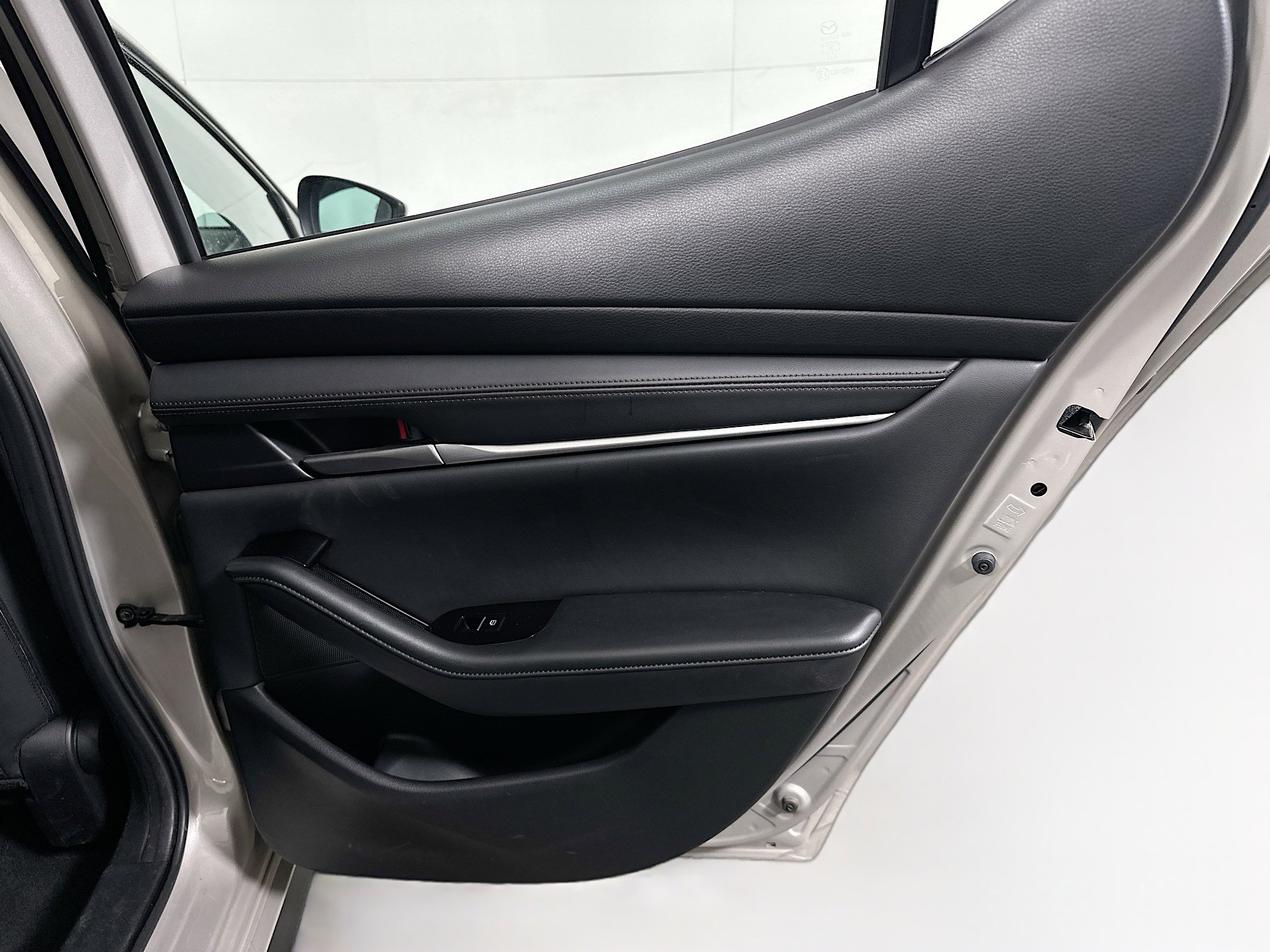 Used 2024 MAZDA MAZDA3 s image 30