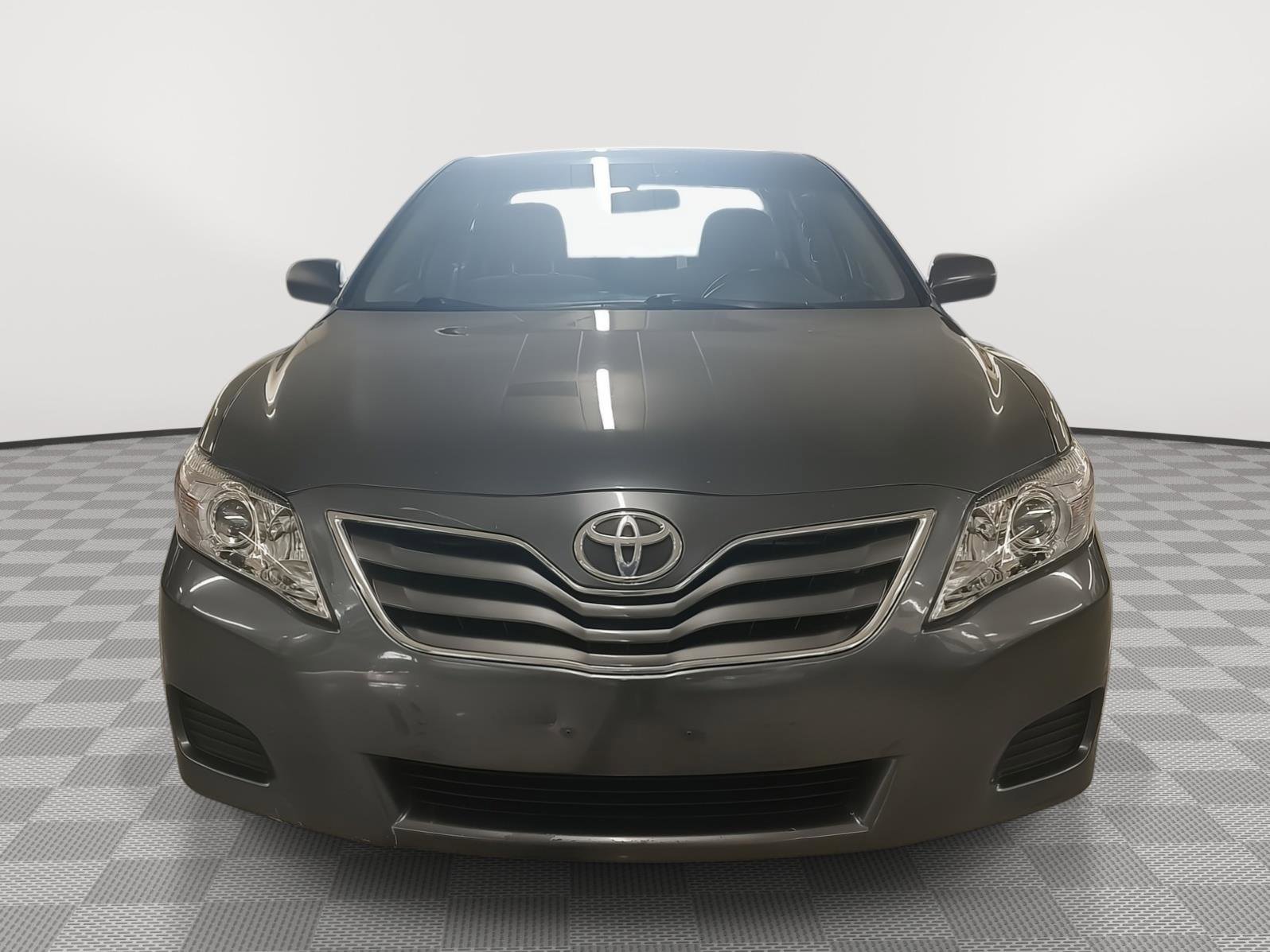Used 2010 Toyota Camry LE FWD image 17