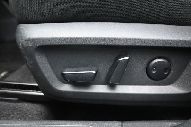 Used 2025 Nissan Rogue SV AWD/4WD image 14