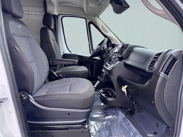 Used 2025 RAM ProMaster 2500 w/ Convenience Group image 25