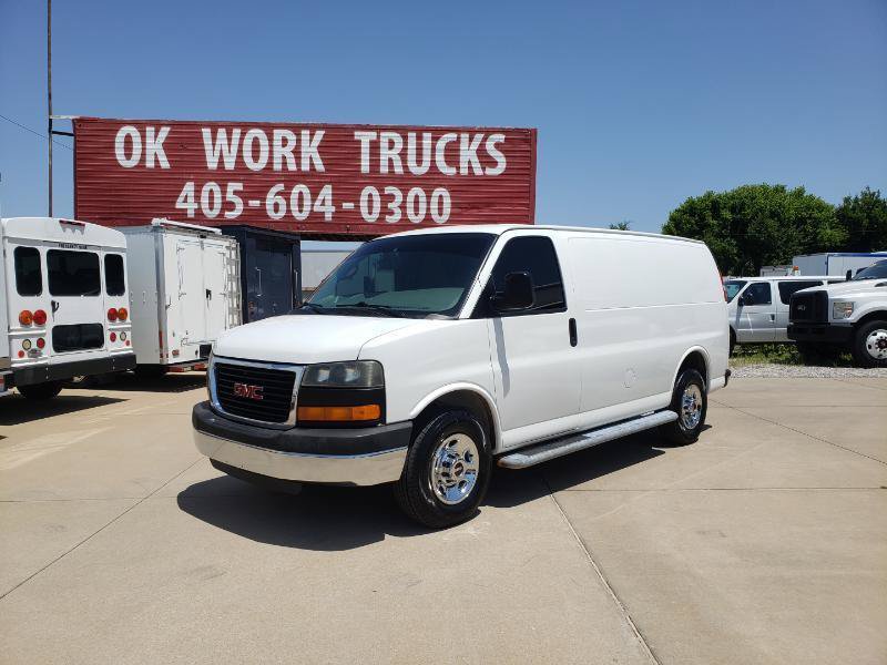 Used 2014 GMC Savana 2500 RWD image 3