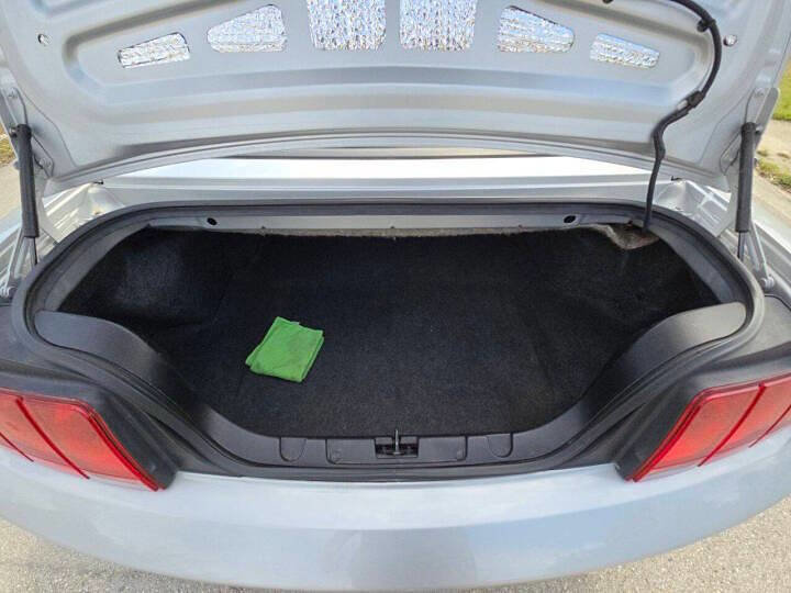 Used 2006 Ford Mustang GT Premium image 19