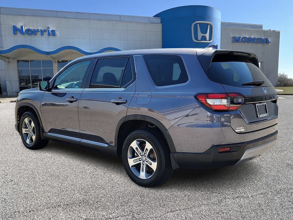 Used 2025 Honda Pilot EX-L image 3