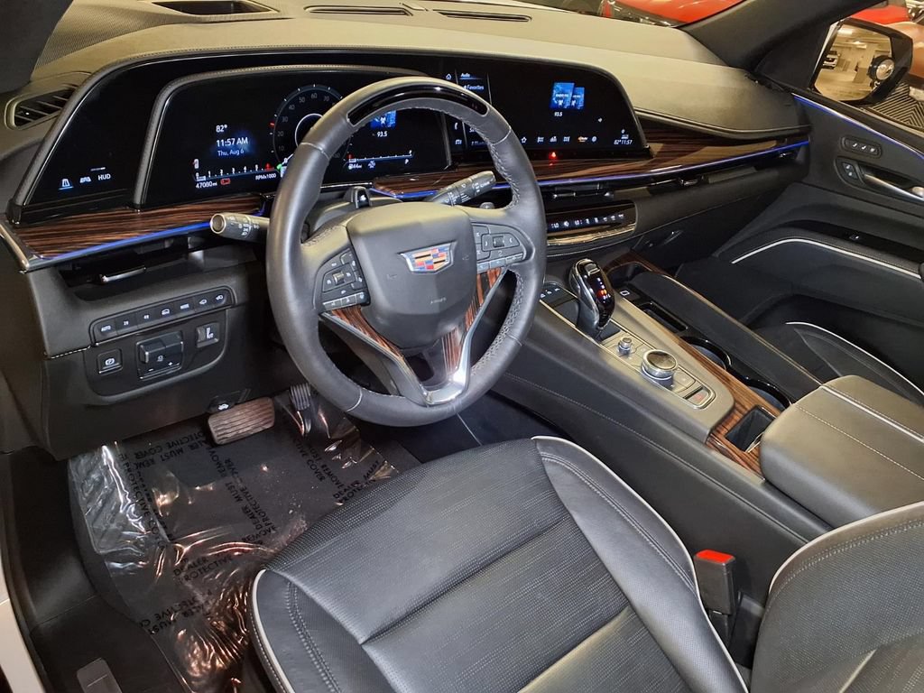 Certified 2024 Cadillac Escalade Premium Luxury w/ Performance Package AWD/4WD image 3
