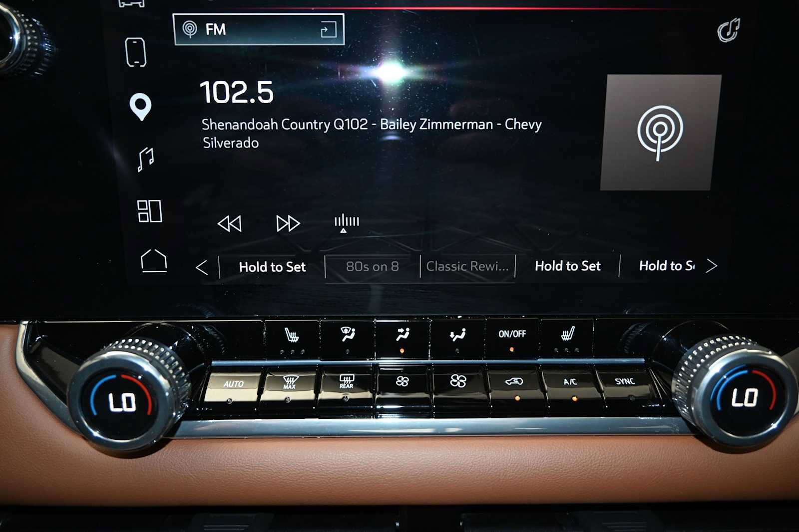 Used 2024 GMC Canyon AT4 w/ Technology Package AWD/4WD image 16