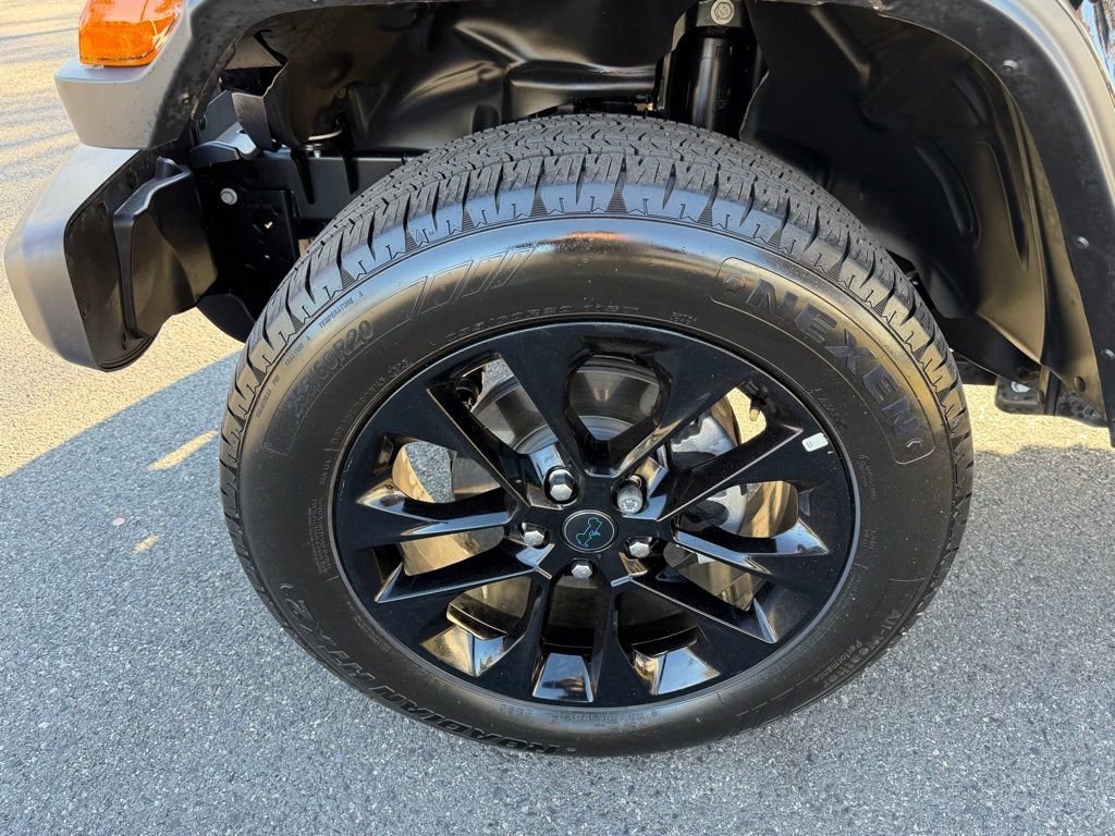 Used 2025 Jeep Wrangler Unlimited Sahara w/ Safety Group image 12