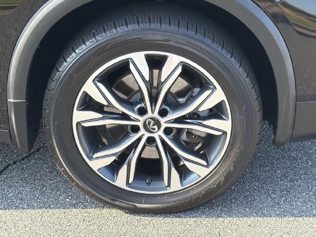 Used 2018 INFINITI QX30 AWD image 14