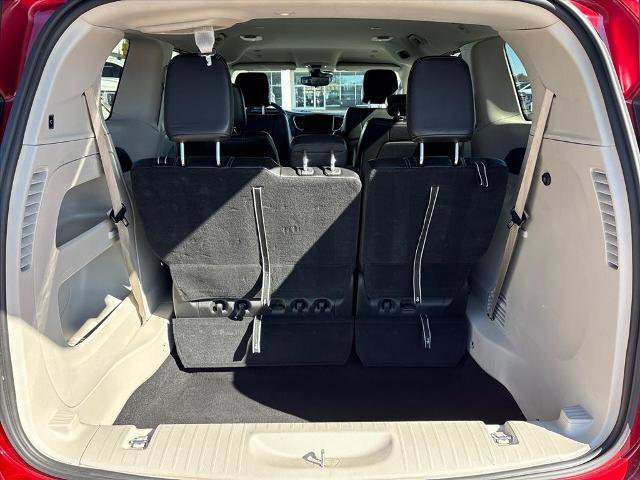 Used 2024 Chrysler Pacifica Touring-L image 22